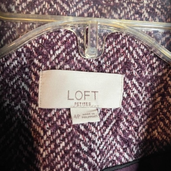 LOFT Maroon Blazer - Picture 3 of 7
